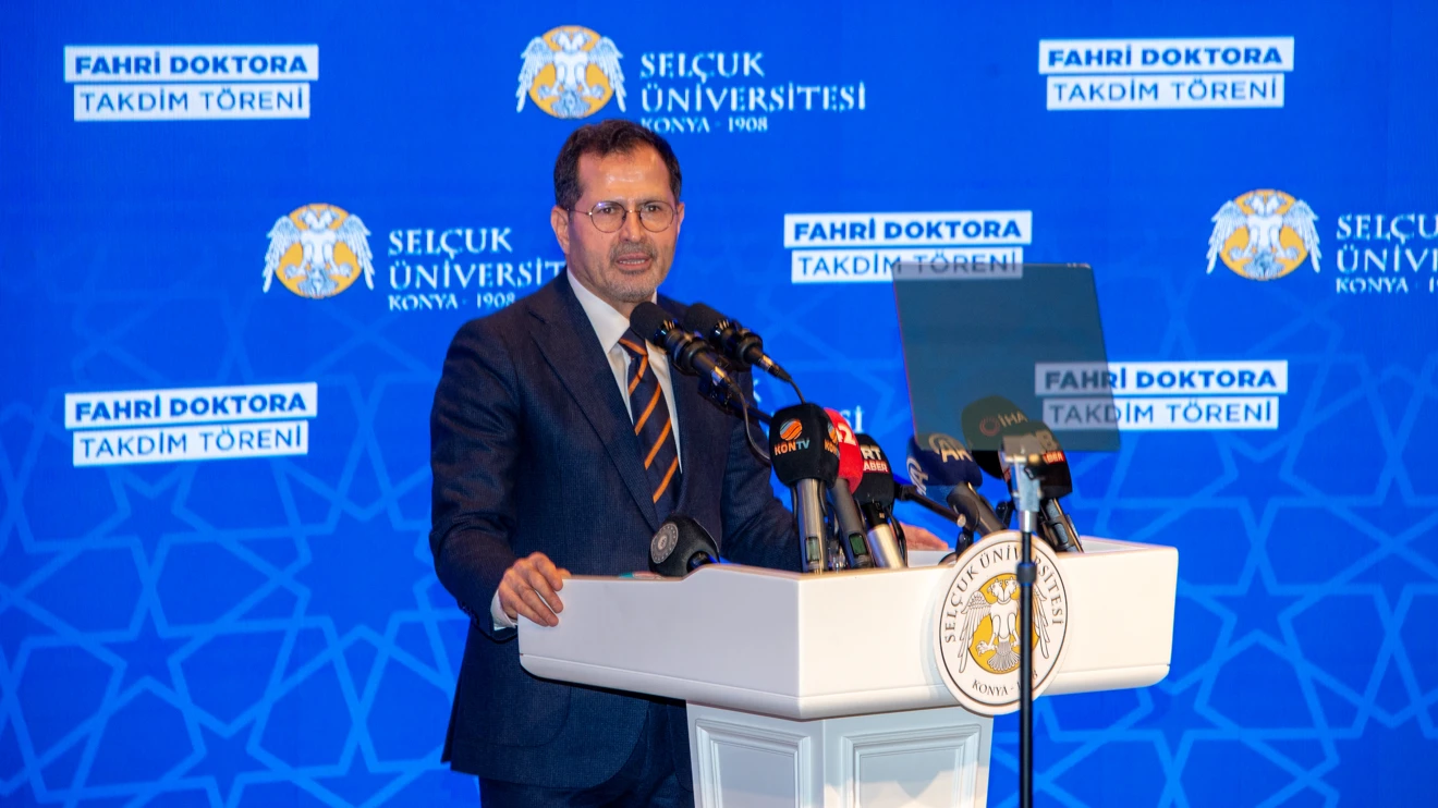 Bakan Murat Kurum’a Selçuk Üniversitesinde fahri doktora payesi takdim edildi